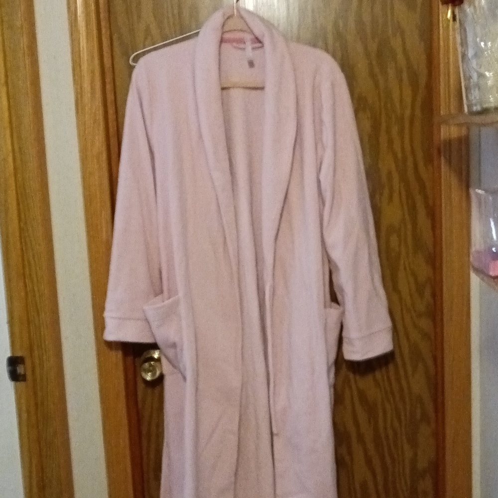 Robe.    A1